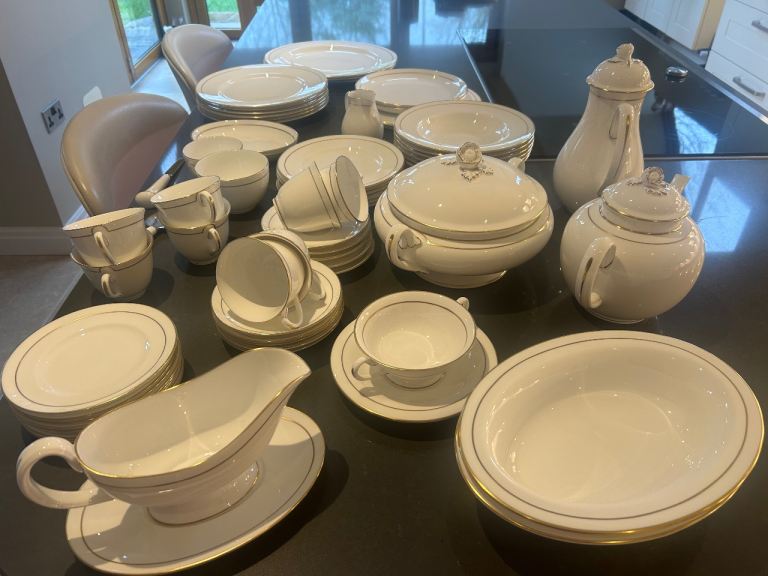 Royal Worcester Contessa Dinner Service