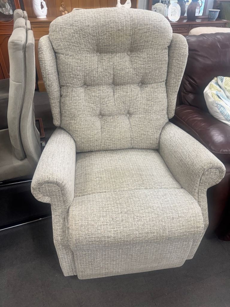 Rise Recliner Armchair Celebrity excellent condition possible delivery 