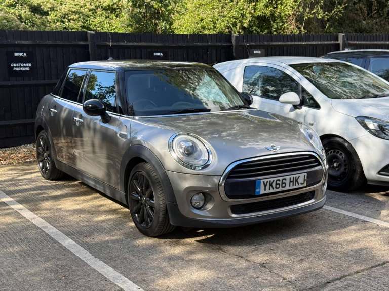2017 MINI Hatch 1.5 Cooper Euro 6 (s/s) 5dr HATCHBACK Petrol Manual
