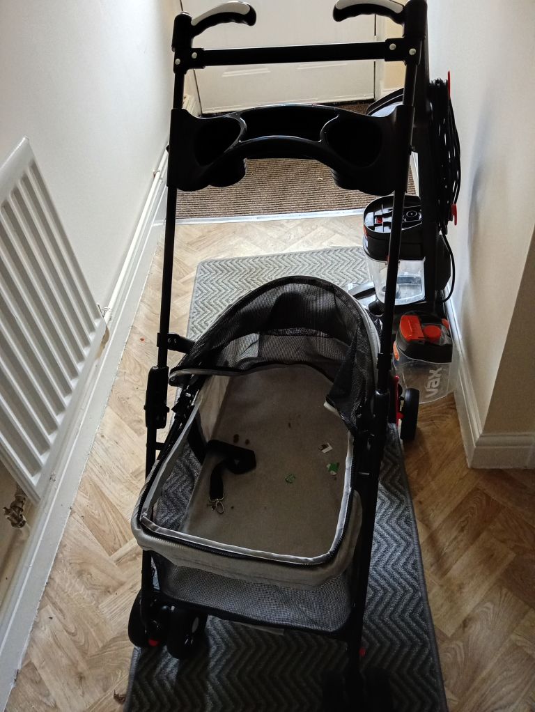 Dog pram