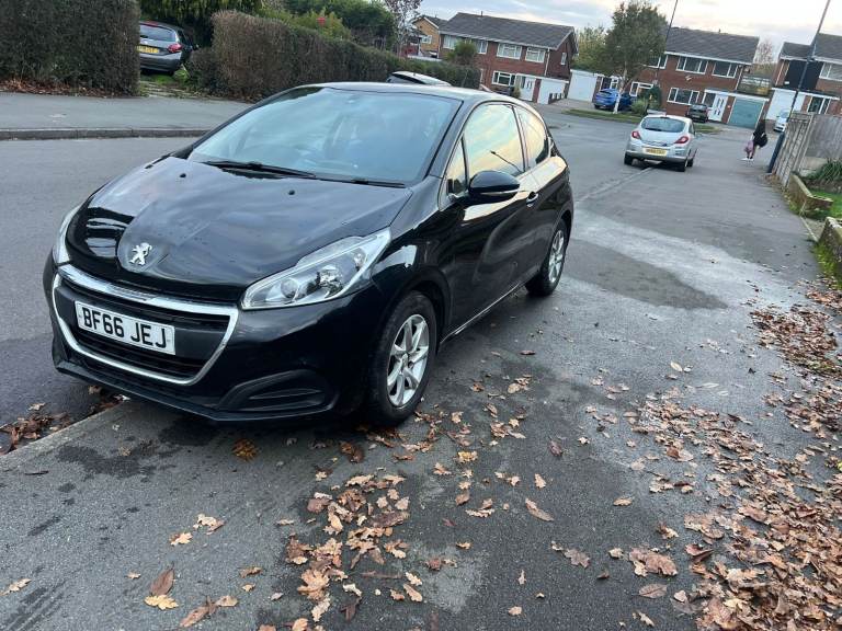 Peugeot 208 PURETECH WITH VERY LOW 66K MILES
