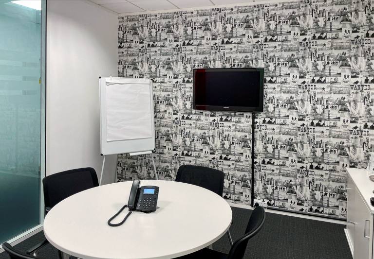 Bracknell - RG12 1WA \ All-Inclusive Office Space for 4 Workstations