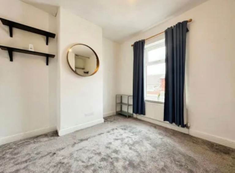 Fully Furnished 2 Bedrooms Property