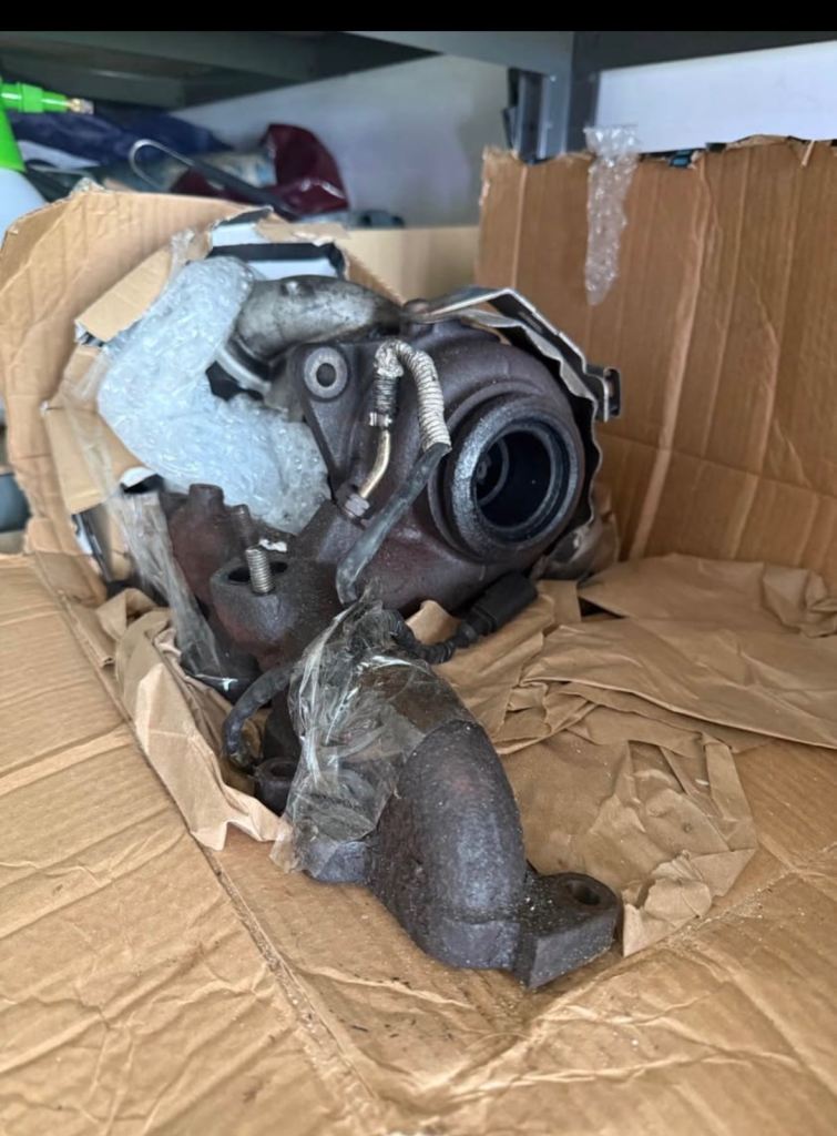 1.6 TDI VW Caddy turbo engine 