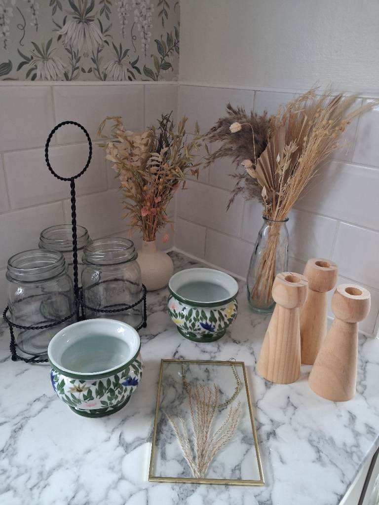 Rustic ornament bundle with dried flowers 