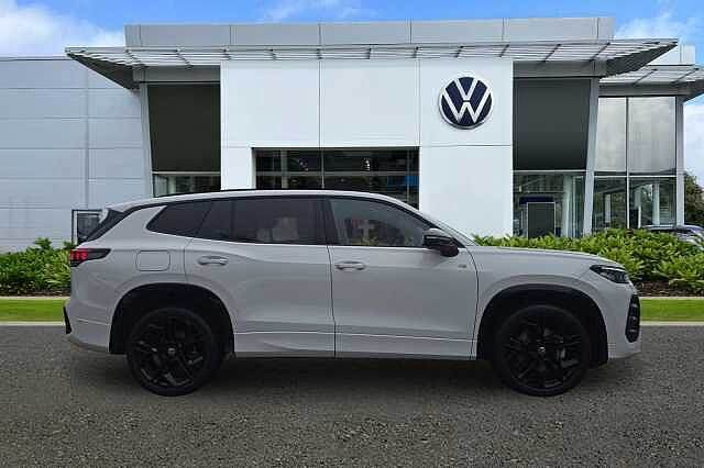 2025 Volkswagen Touran 1.5 eTSI R-Line 5dr DSG7 [7 Seat] + 20' YORK BLACK ALLOYS + BLACK STYLING ...