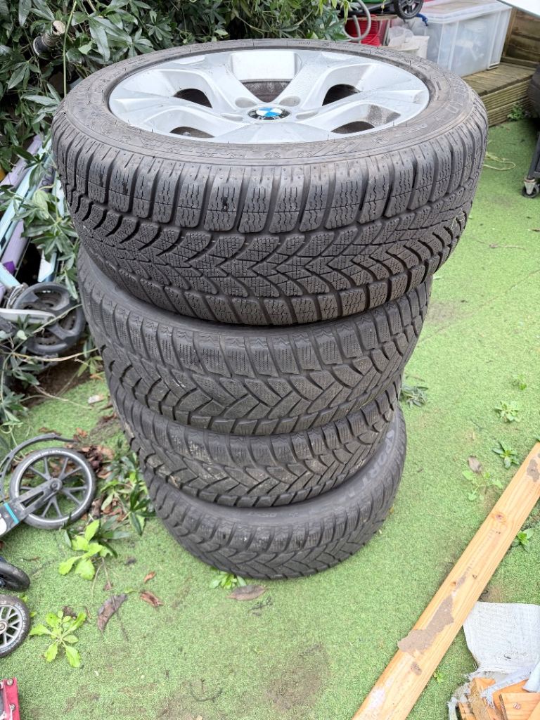 BMW alloy wheels 4 x Dunlop tyres 