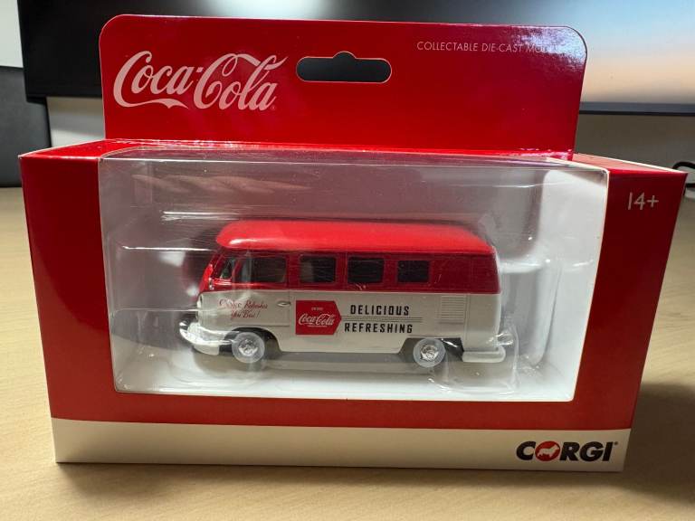 CORGI Diecast CC02733 Coca-Cola Late 1960's Volkswagen Campervan (VW Bus) BRAND NEW IN SEALED BOX