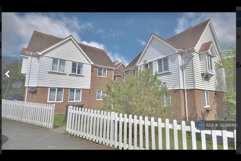 2 bedroom flat in Hastings Road, Northiam, Rye, TN31 (2 bed) (#3036649)