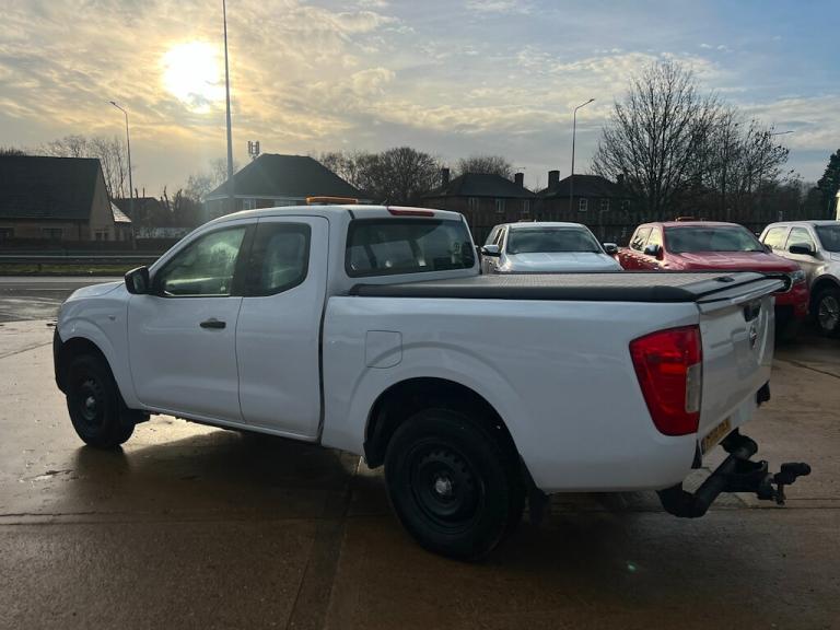 2018 Nissan Navara 2.3 dCi Visia King Pickup Extended Cab 4dr Diesel Manual 4WD Euro 6 (s/s) ( Pi...