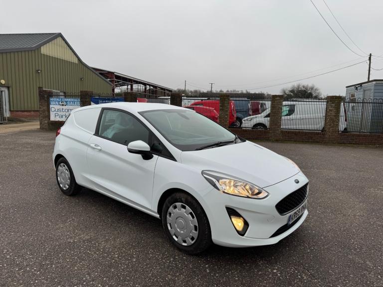 2019 Ford Fiesta 1.5 TDCi Van  PARKING SENSORS FSH VERY CLEAN CAR DERIVED VAN Diesel Manual