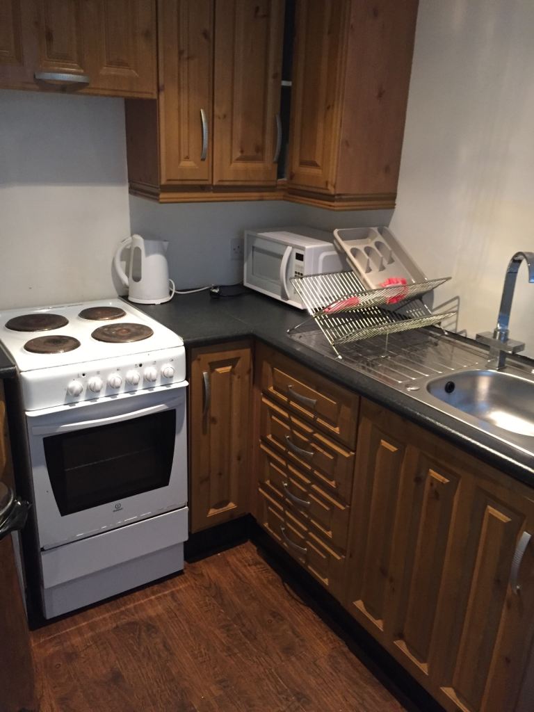 One bedroom Apartment on University Ave