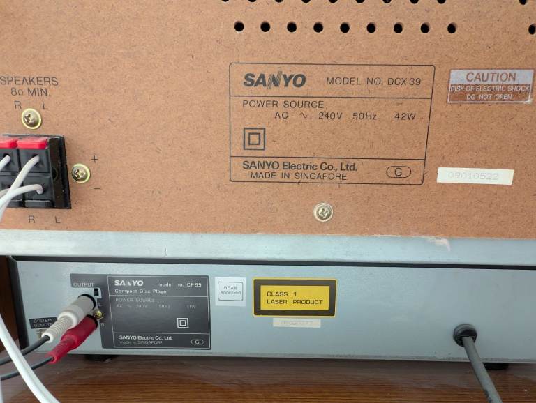 Sanyo Stereo Hi-Fi, Speakers and Cabinet