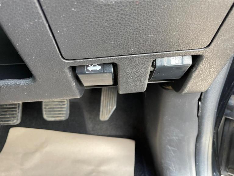 ISUZU D-MAX 2.5 TD Yukon 4x4 4dr 2015