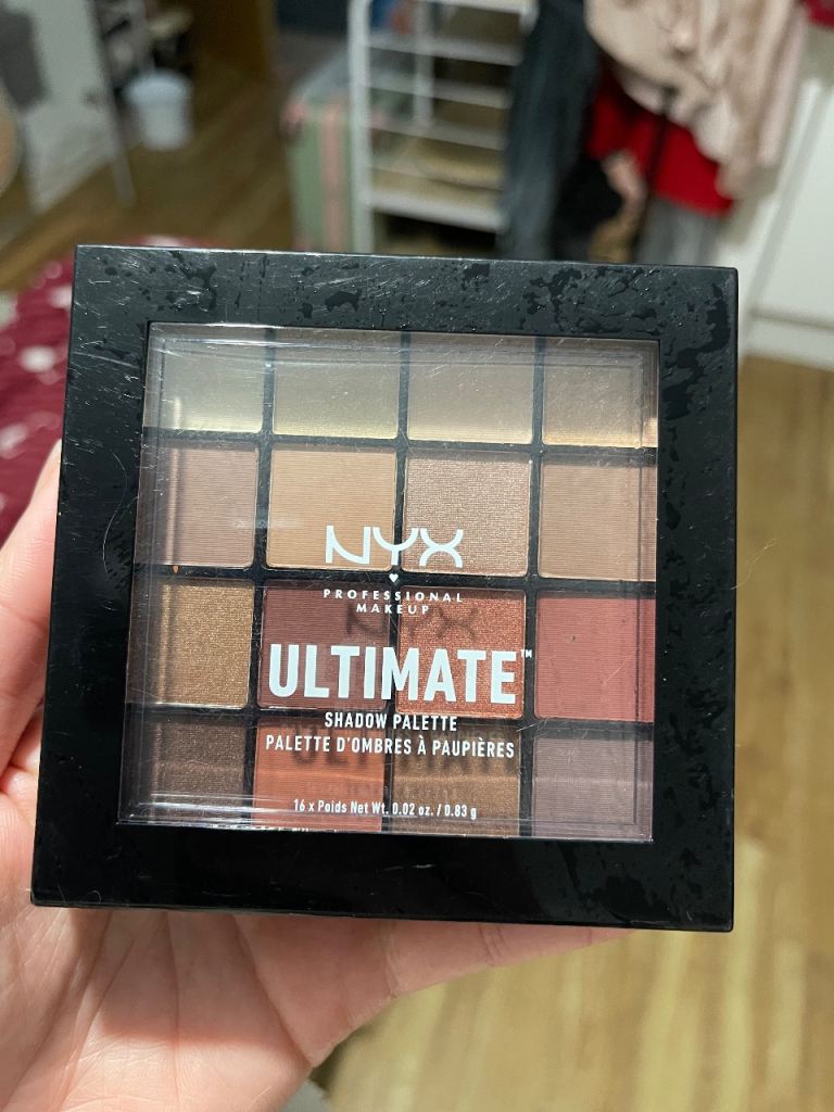 N.Y.X brand new 16 colours eyeshadow palette