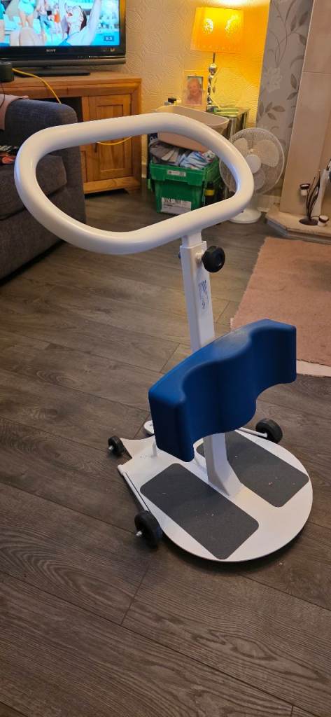 Rotation stand aid