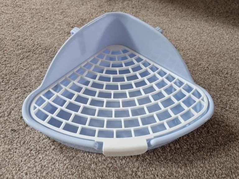 Small corner litter box with detachable mesh for guinea pigs, chinchillas, or baby bunnies