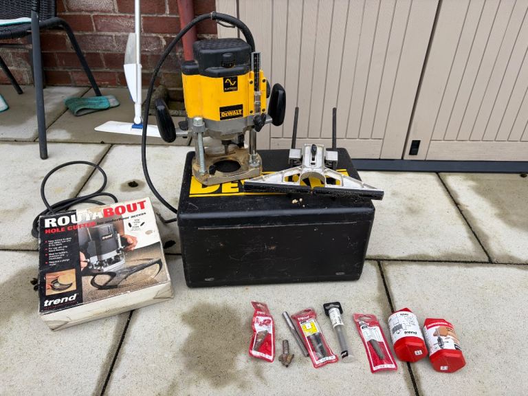 Dewalt router DW625EL-XW