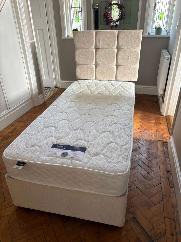 Reduced price to £69!! Used Single bed with 2 draws base, mattress and headboard