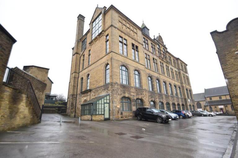 Bradford Property Alert - OIRO £44k📍 1-Bedroom Apartment for Sale – Byron Hall, Bradford BD3 0AR