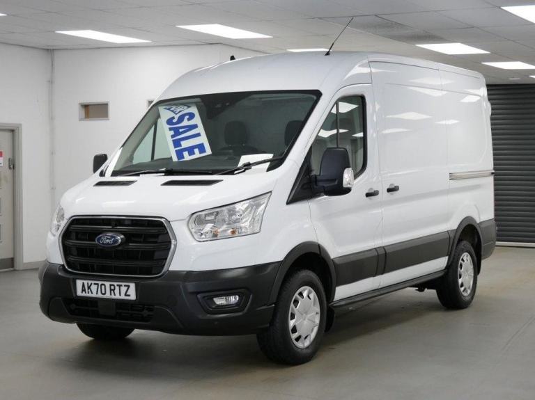 70 FORD TRANSIT 350 2.0 EBL 130 BHP L2 MEDIUM TREND ( 6 DOORS + CARPLAY )