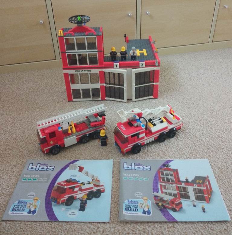 Wilko Blox Fire Station with 1 x fire engine & 3 x mini figures (skill level 5)