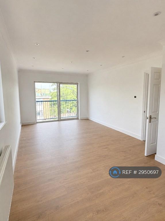 2 bedroom flat in Beaufort House, London, SW20 (2 bed) (#2950697)