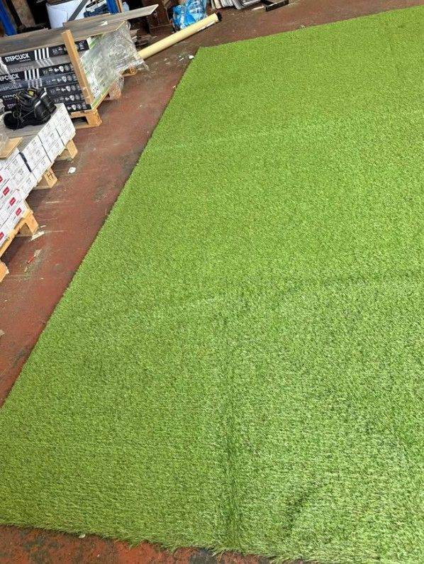 Deluxe Artificial Grass Roll | Dense UV-Resistant Synthetic Lawn for Gardens, Patios, Balconies