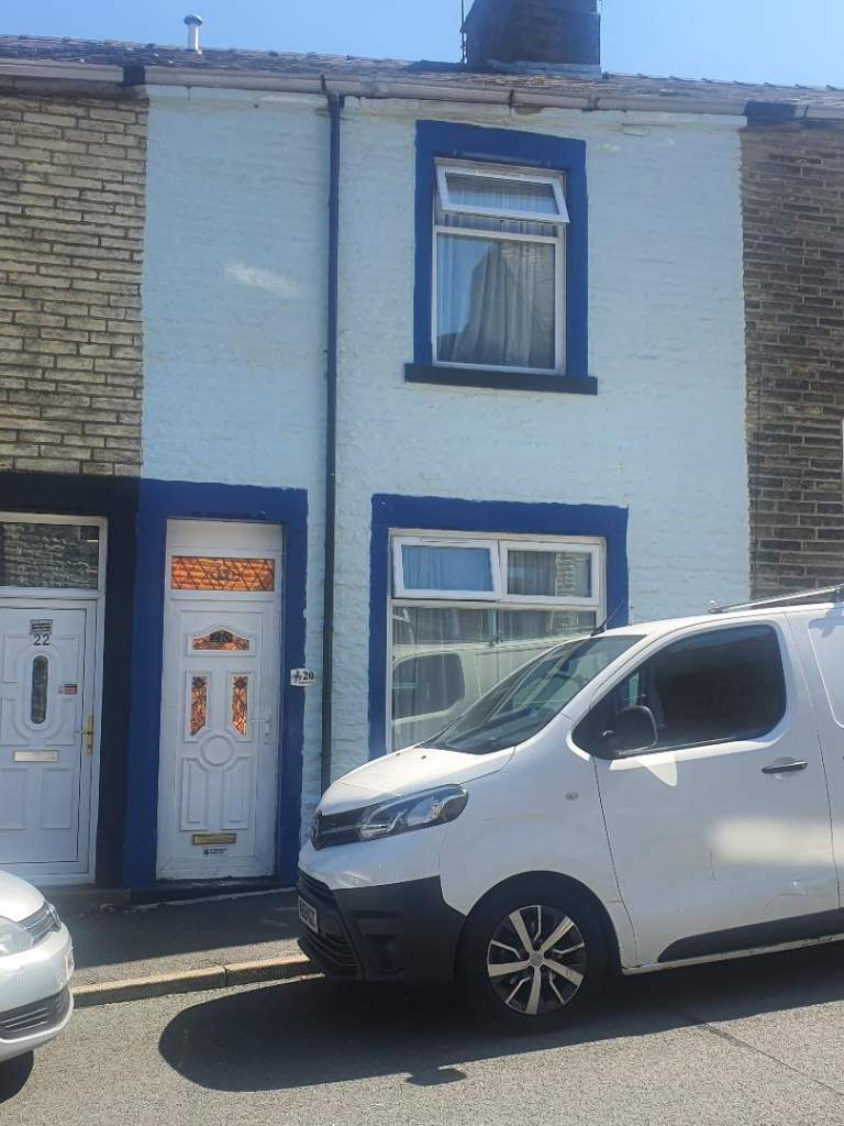 3 Bedroom House in Nelson Lancashire BB9. Rent £700 p/c/m. I month Deposit & 1 Month advance rent.