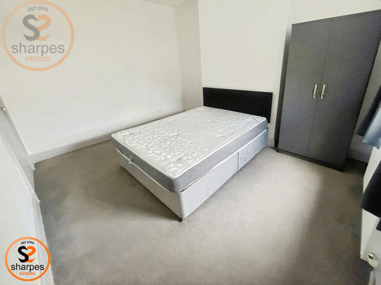 1 bedroom in E High Street Colliers Wood, London