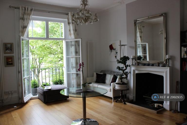 1 bedroom flat in Terrace Road, London, W2 (1 bed) (#2992935)