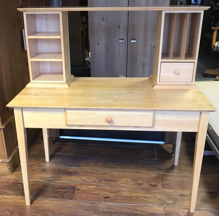 Wood computer desk good conditions