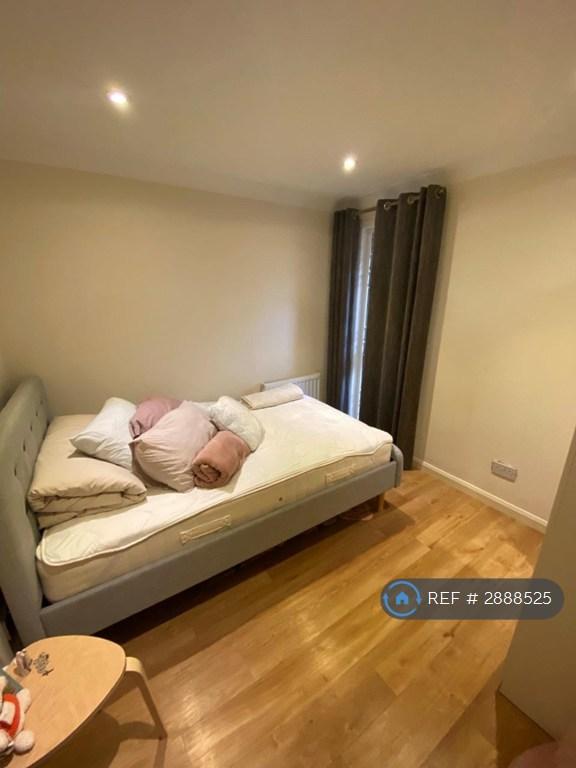 1 bedroom in Spirit Quay, London, E1W (#2888525)