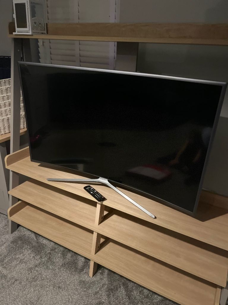 Curved Samsung tv