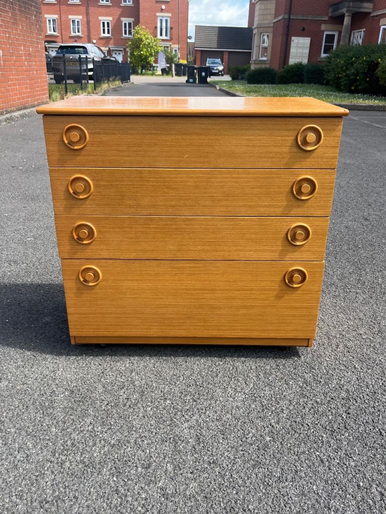 Schreiber chest of drawers (delivery available)