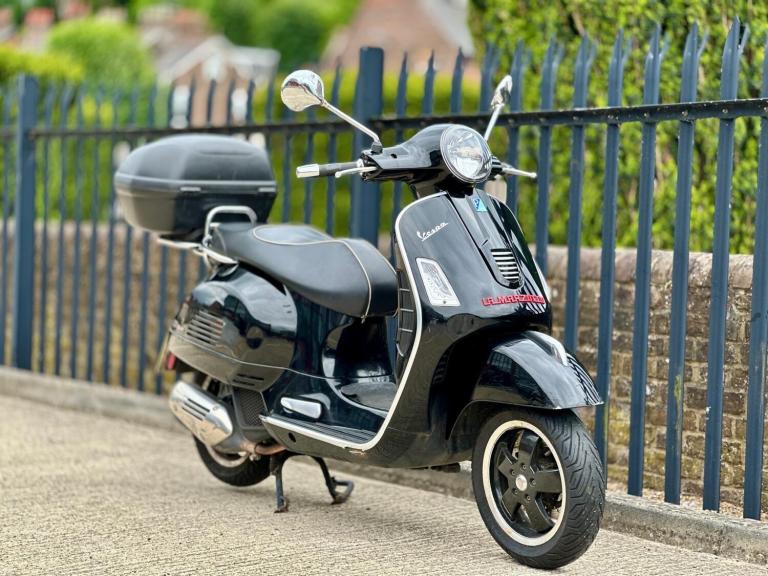 2018 PIAGGIO VESPA Vespa GTS 125 Super ABS + 1 Owner + HPI Clear