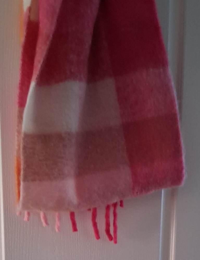  BUNDLE OF LOVELY SCARVES & GLOVES & HATS