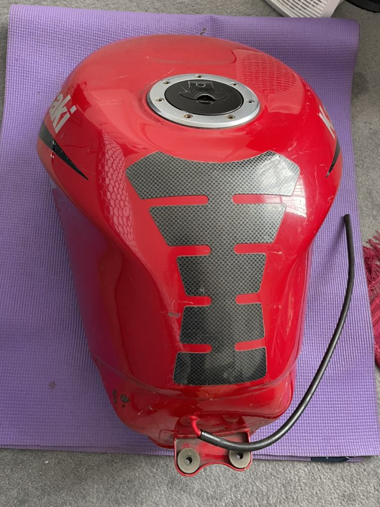  KAWASAKI ZX6R G FUEL TANK KEY MISSING 