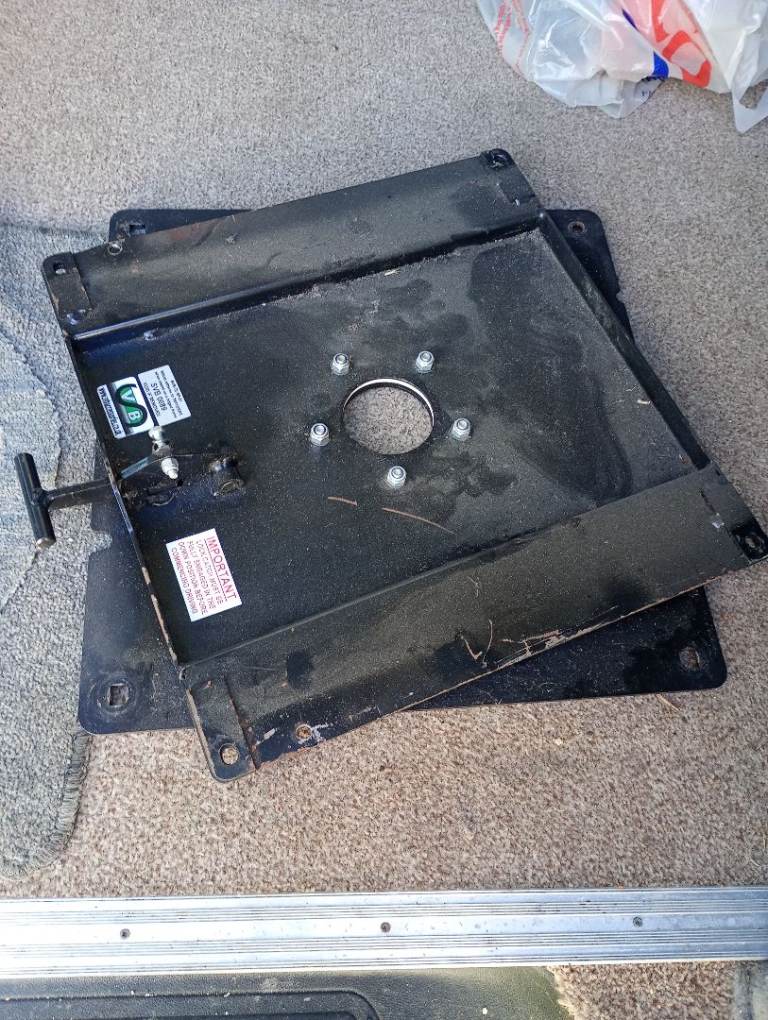 Swivel seat base