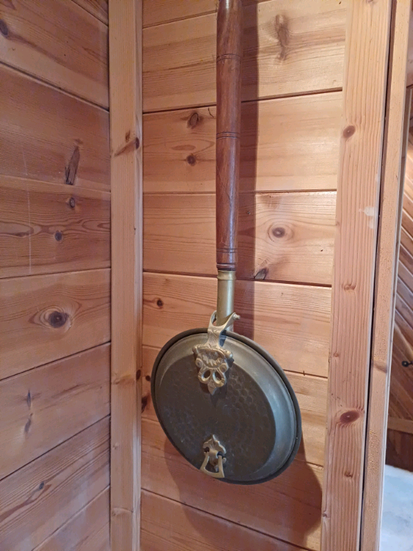 Brass Bed Warmer With Wooden Handle