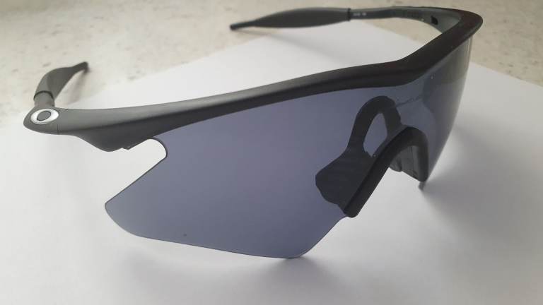 mens oakley sunglasses