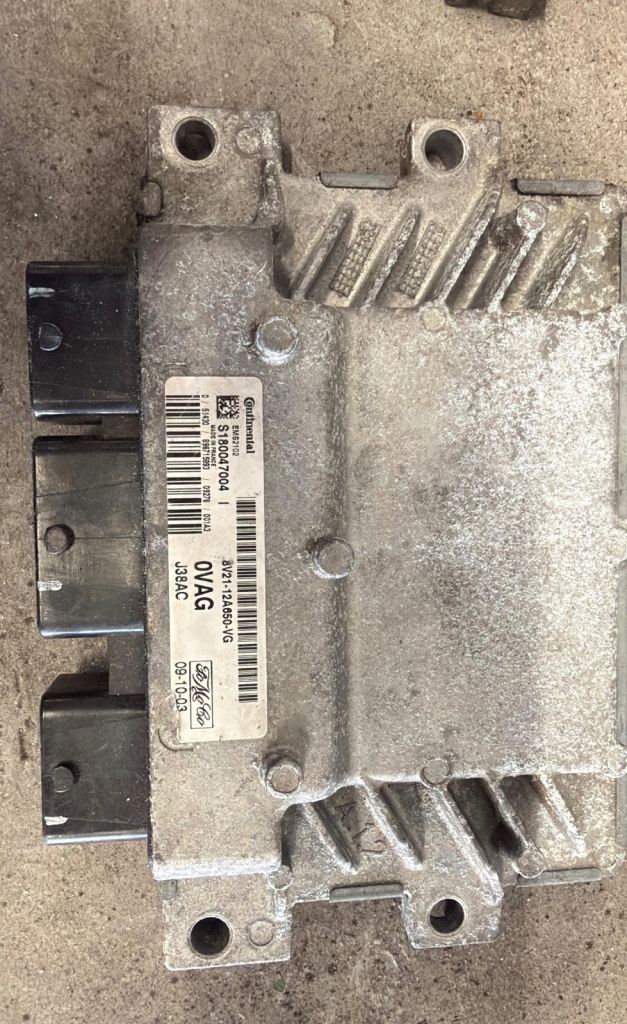 Ford Fiesta ECU Engine Control Unit EMS2102 S180047050 8V21-12A650-VG