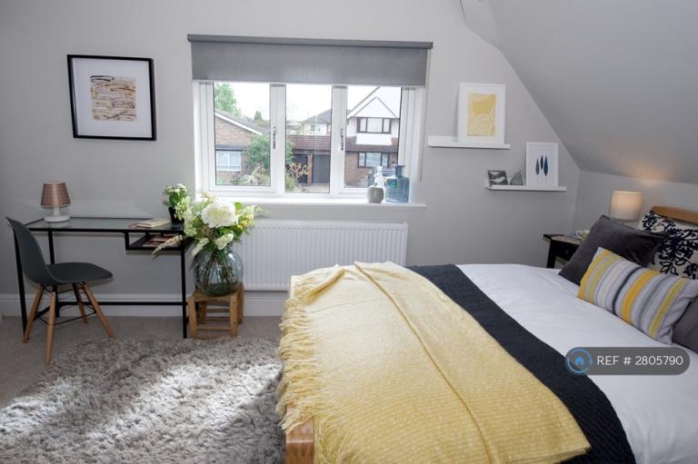 1 bedroom in Marsh Lane, Addlestone, KT15 (#2805790)