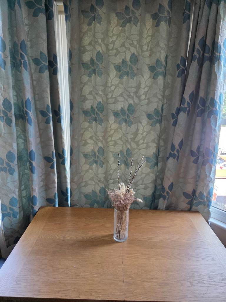 Oak wood Dining Table and 4 chairs with brown base