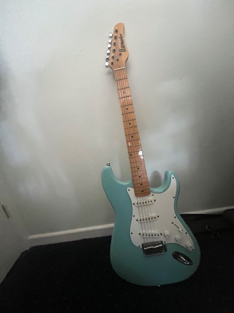 Electric Guitar - Perfect for Beginners 