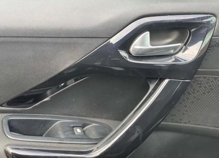 2014 Peugeot 208 1.2 VTi Style 3dr HATCHBACK PETROL Manual