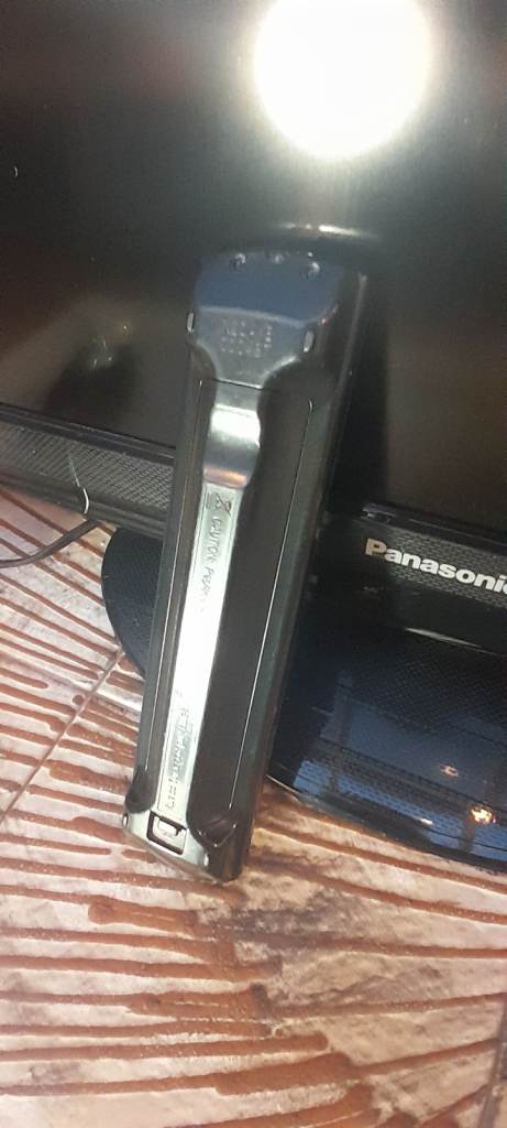 Panasonic Viera 26-inch HD LCD TV (TX-L26X20B) with Remote - Working Order