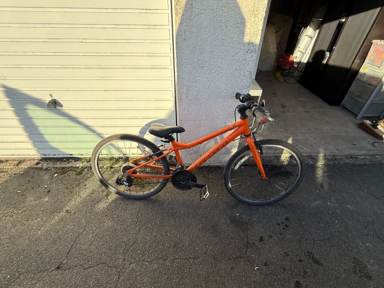 Carrera Abyss Junior Hybrid Bike, 24" Wheel, 21 Gears, orange, Aluminium Frame