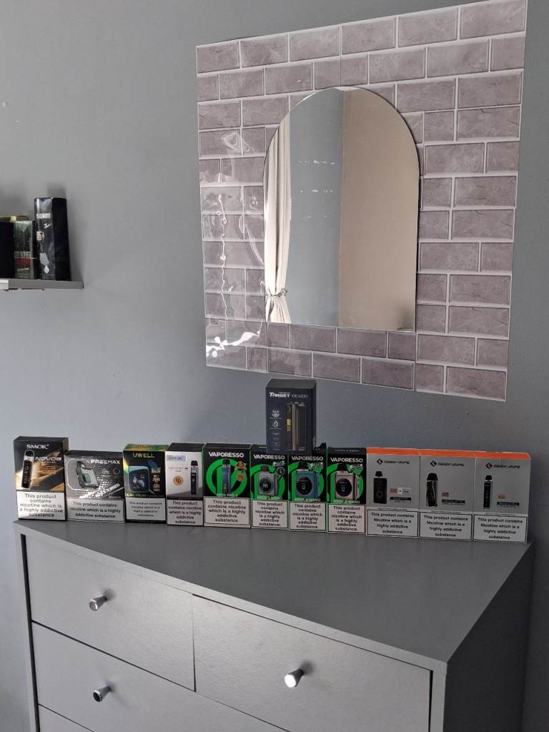 Selection of  Vapes & Vape Kits - Various Brands & Models