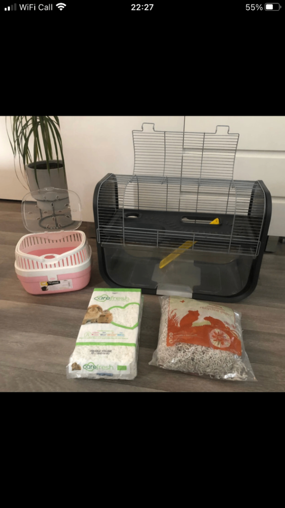 Hamster cage/carry case/2 x bedding from smoke free home collection only CM24